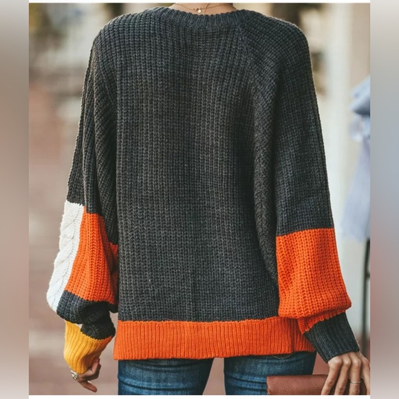 Vicidolls Color Block Sweater - Picture 4 of 12